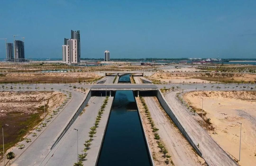 *Distress Sale at Eko Atlantic Victoria Island*  Eko Pearl Champagne Tower (Tower B)  Eko Atlantic, A 2 bedroom flat on the 6th floor, sea view , 750m 6