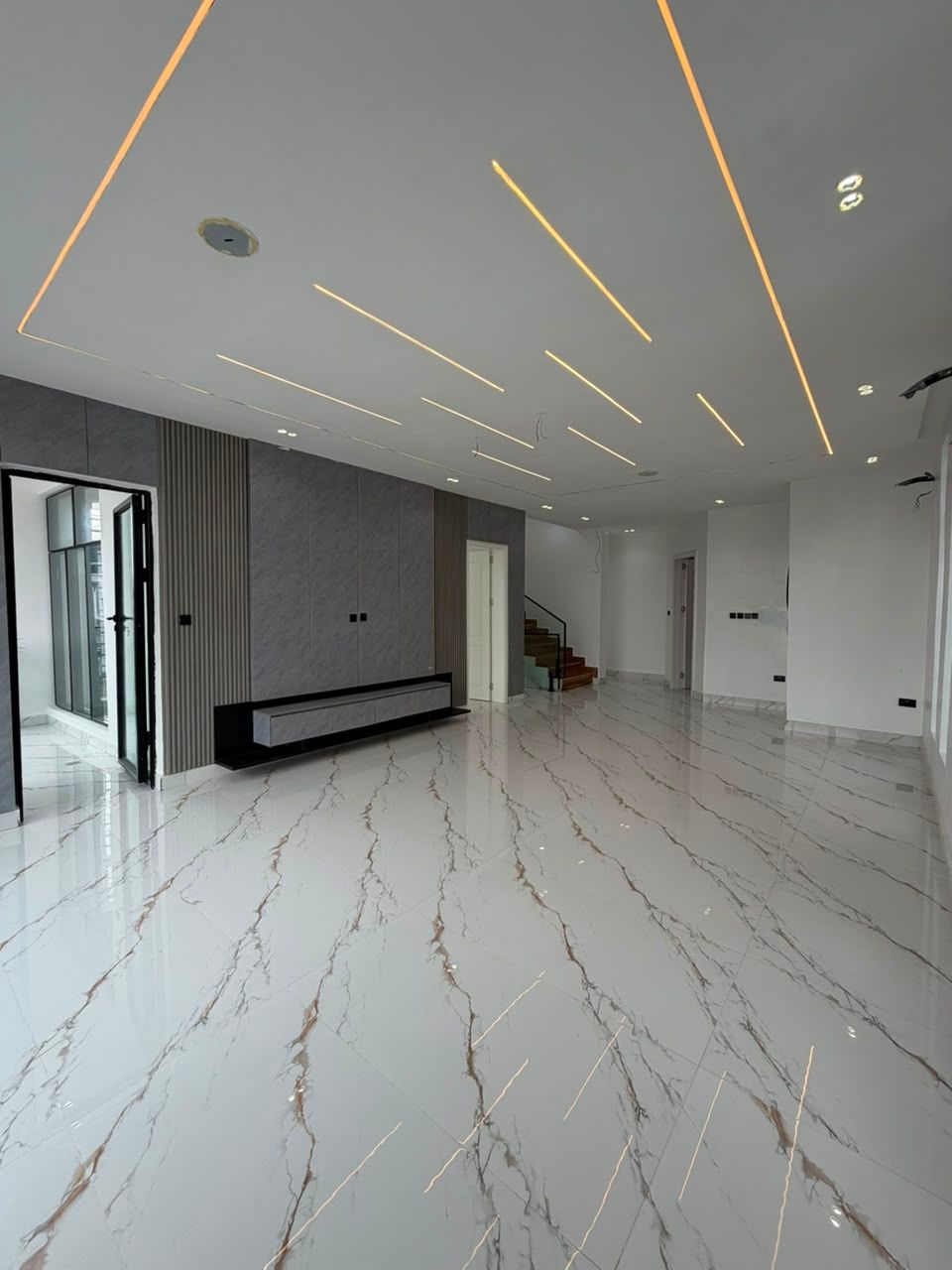 5 BEDROOM DUPLEX ORCHID 470M  POOL AND OFFICE SPACE 4