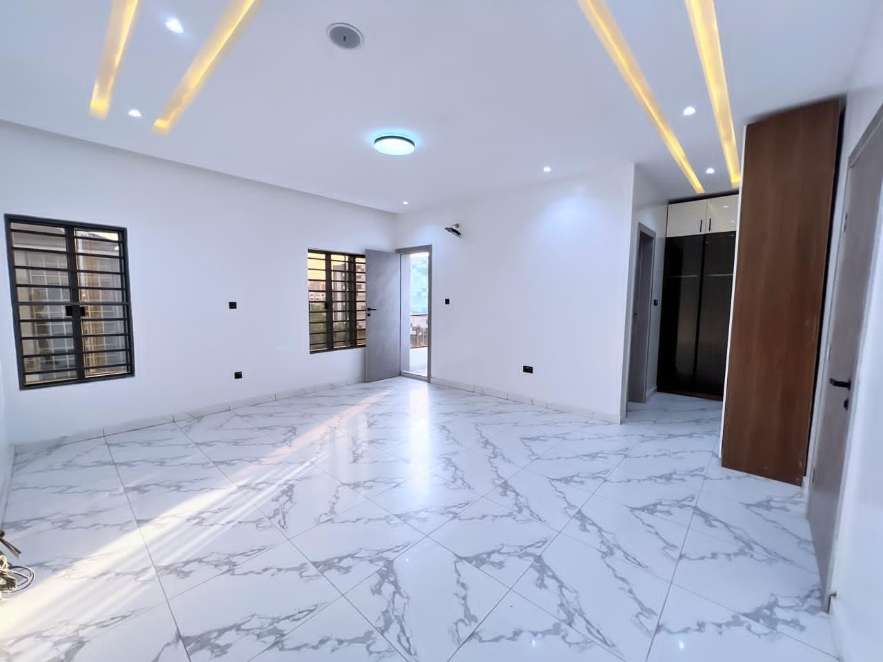 Lekki Phase  1 Proper , 4 bedrooms terraces with a private compound 16