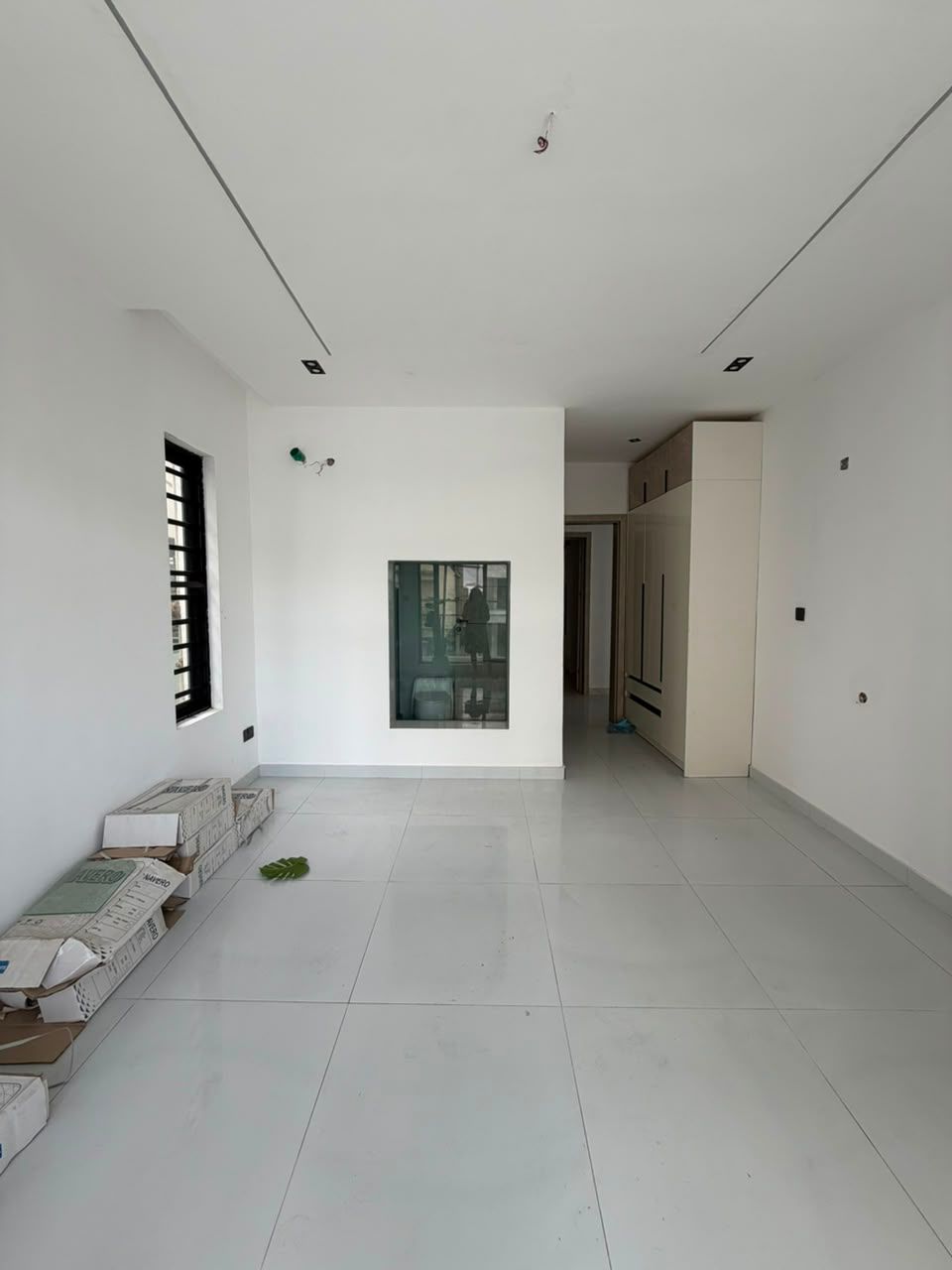 2Bedroom apartment 320m Lekki phase 1 11