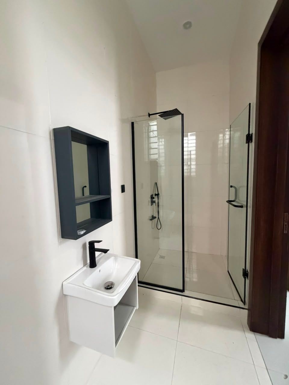 4 Bedroom duplex orchid 380m 11