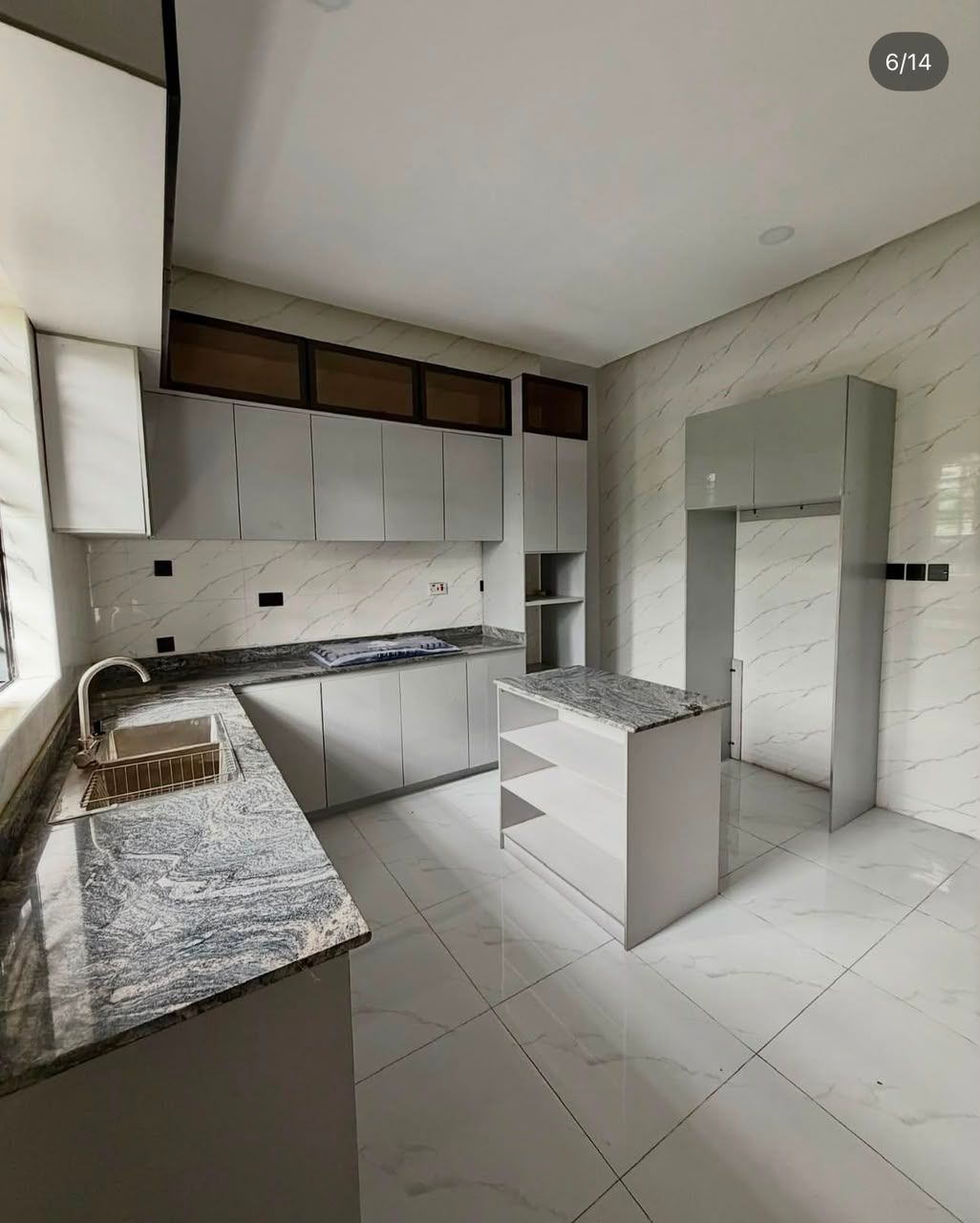 5 Bedroom duplex VGC  320M 12
