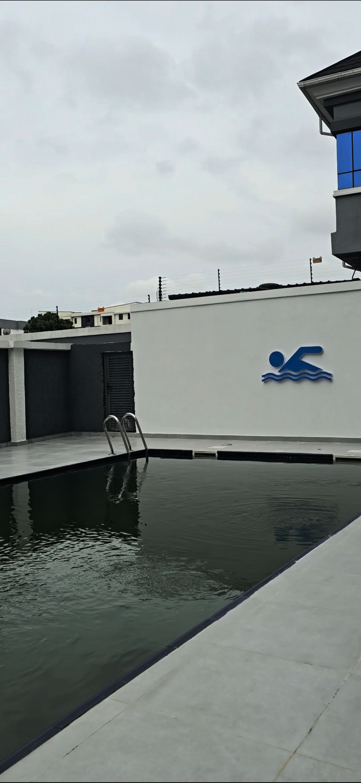 3-bedroom Apartment / Bq / ikeja Gra / 420 2