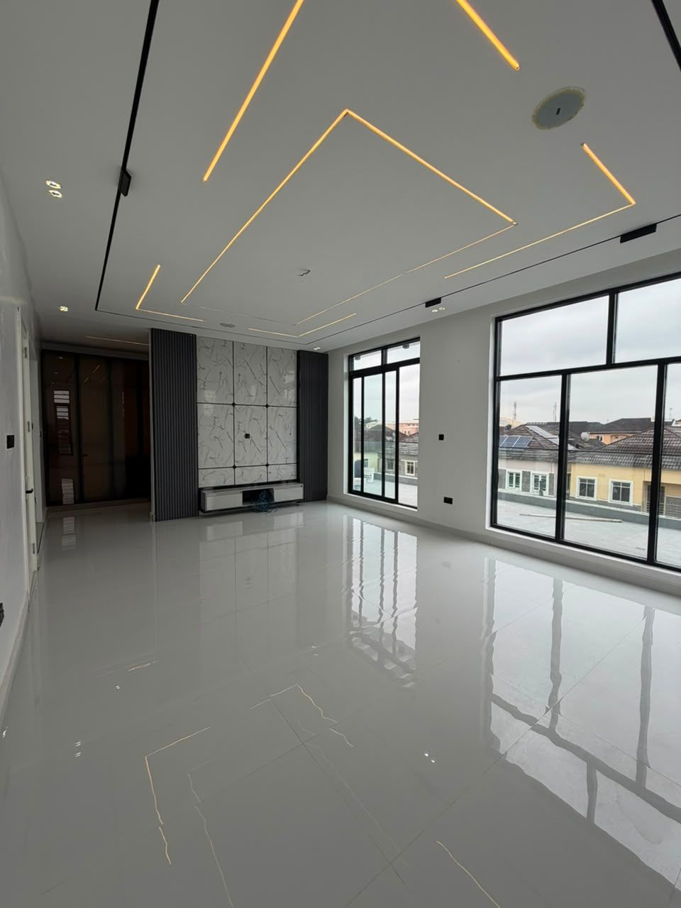 5 BEDROOM DUPLEX ORCHID 470M  POOL AND OFFICE SPACE 11