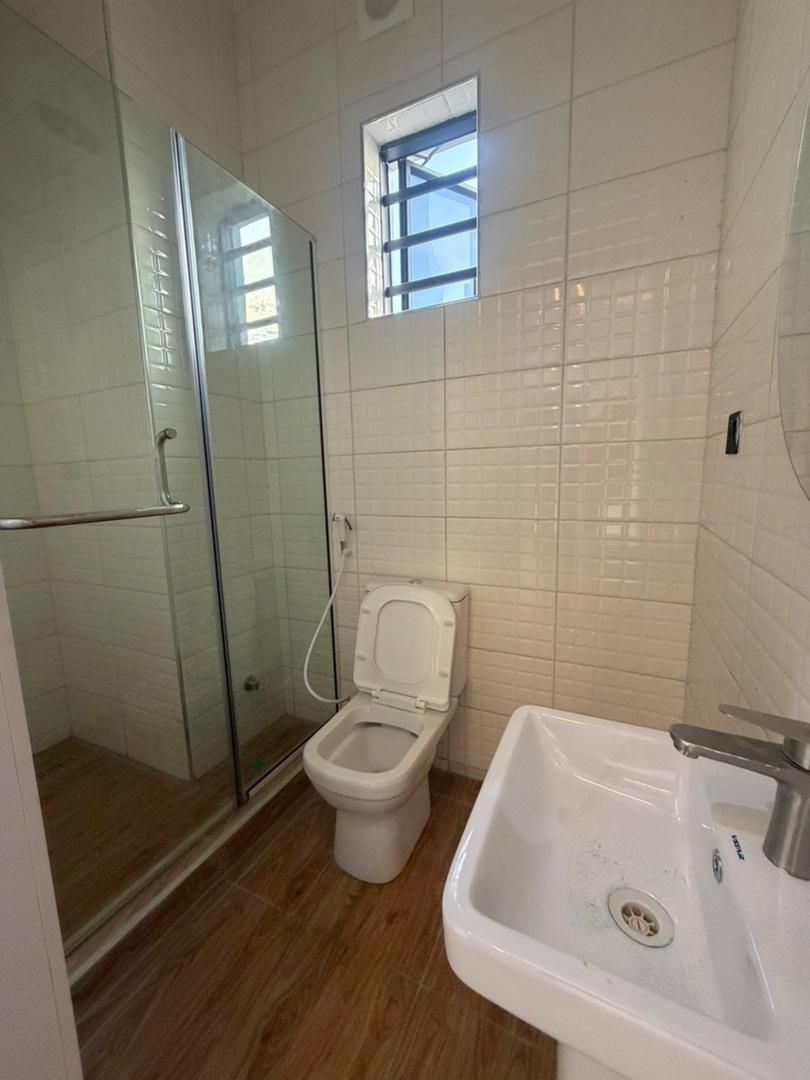 3-bedroom Apartment / Bq / ikeja Gra / 420 14