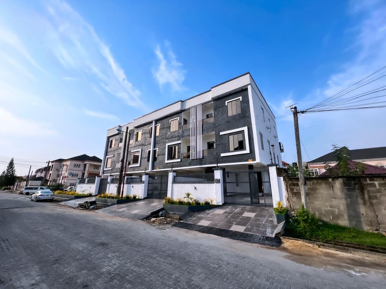 Lekki Phase  1 Proper , 4 bedrooms terraces with a private compound 4
