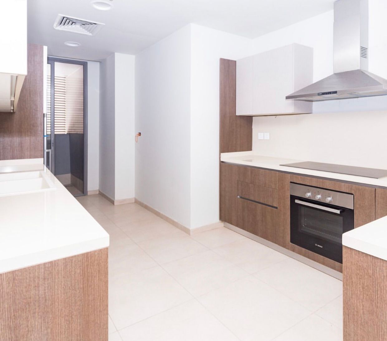 *Distress Sale at Eko Atlantic Victoria Island*  Eko Pearl Champagne Tower (Tower B)  Eko Atlantic, A 2 bedroom flat on the 6th floor, sea view , 750m 9