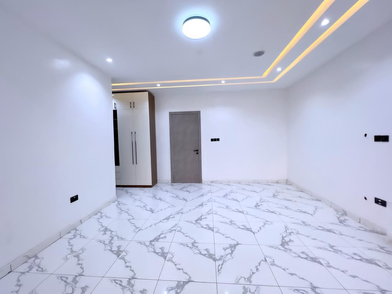Lekki Phase  1 Proper , 4 bedrooms terraces with a private compound 28