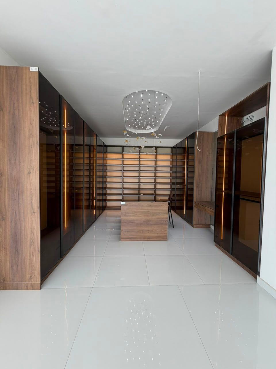 CONTEMPORARY 5BEDROOM SPACIOUS MANSION, WITH SWIMMING POOL, CINEMA, GYM, ROOFTOP TERRACE, OFFICE SPACE, BQ, AND SO MUCH MORE 22