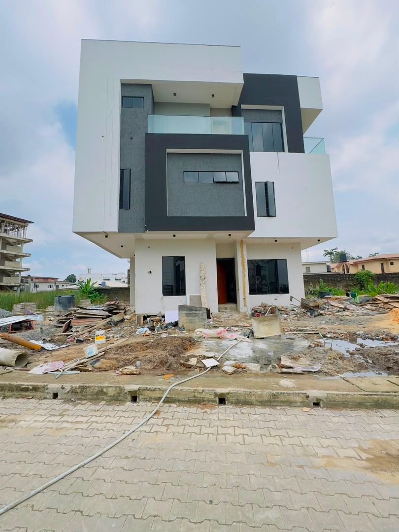 LUXURIOUS BUILT 4 BEDROOM SEMI DETACHED DUPLEX WITH BQ,STUDY AND GYM HOUSE  / Semi detached-N475M💰💰 Full detached-N550M💰💰 /  Opebi Ikeja /  C of O