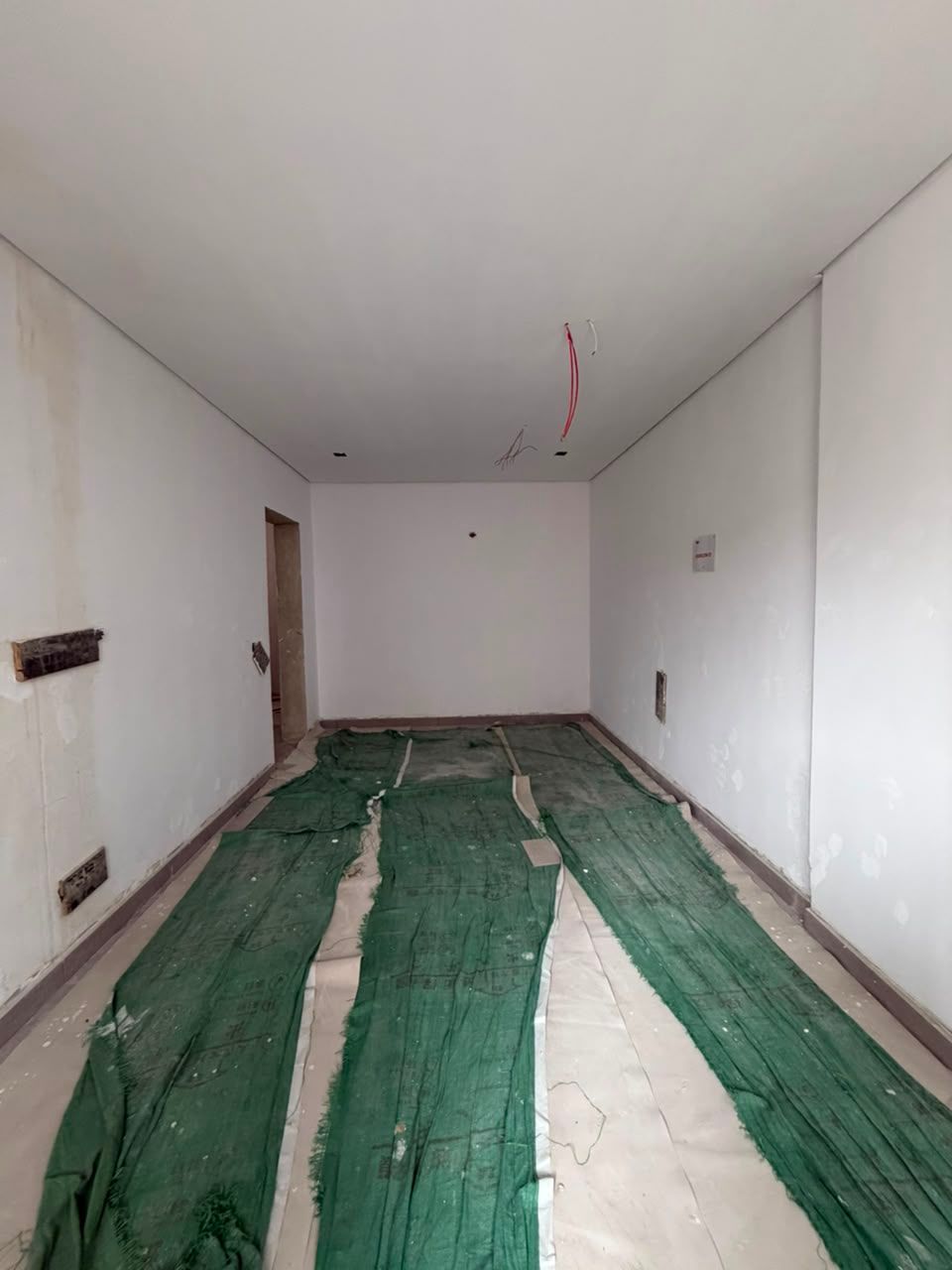 3 BED APARTMENT | ONIRU, VI | N700M 2 Bedroom Apartment plus bq: N500M 3 Bedroom Apartment plus bq: N700M Contact us to secure this property at best price. Features: Maisonette | Secured Area | Living Room | All Rooms En-suite | | Fitted Kitchen | Gas burner | Oven | Heat Extractor | Water heater | Walk-in Closet | Walk-In Shower | Spacious Rooms | Elevator | Swimming Pool | BQ | Laundry Room | Terrace 4