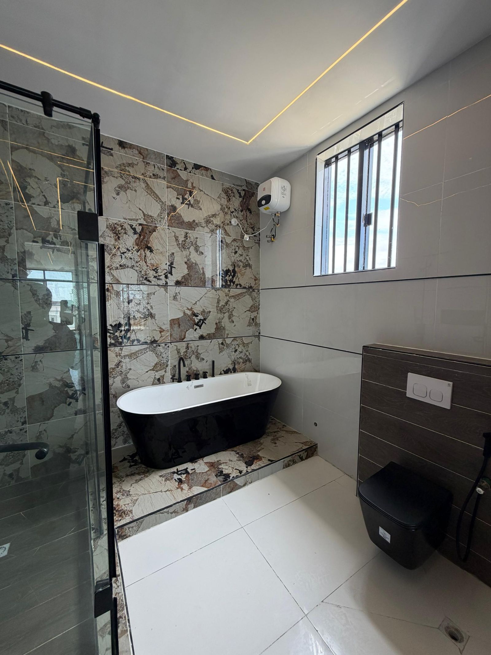 5bedroom duplex chevron 750M / swimming pool/ Bq 13