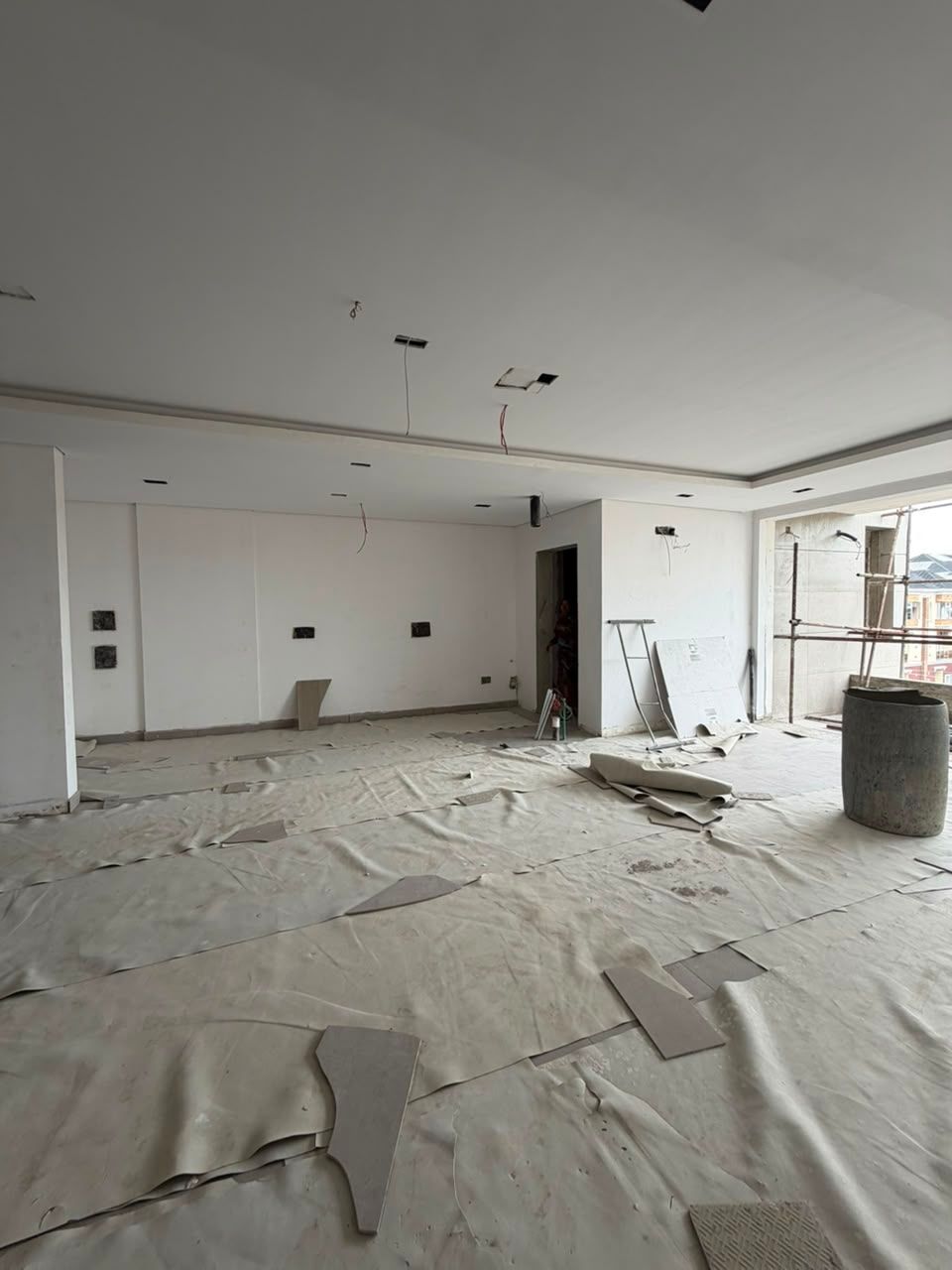 3 BED APARTMENT | ONIRU, VI | N700M 2 Bedroom Apartment plus bq: N500M 3 Bedroom Apartment plus bq: N700M Contact us to secure this property at best price. Features: Maisonette | Secured Area | Living Room | All Rooms En-suite | | Fitted Kitchen | Gas burner | Oven | Heat Extractor | Water heater | Walk-in Closet | Walk-In Shower | Spacious Rooms | Elevator | Swimming Pool | BQ | Laundry Room | Terrace 21