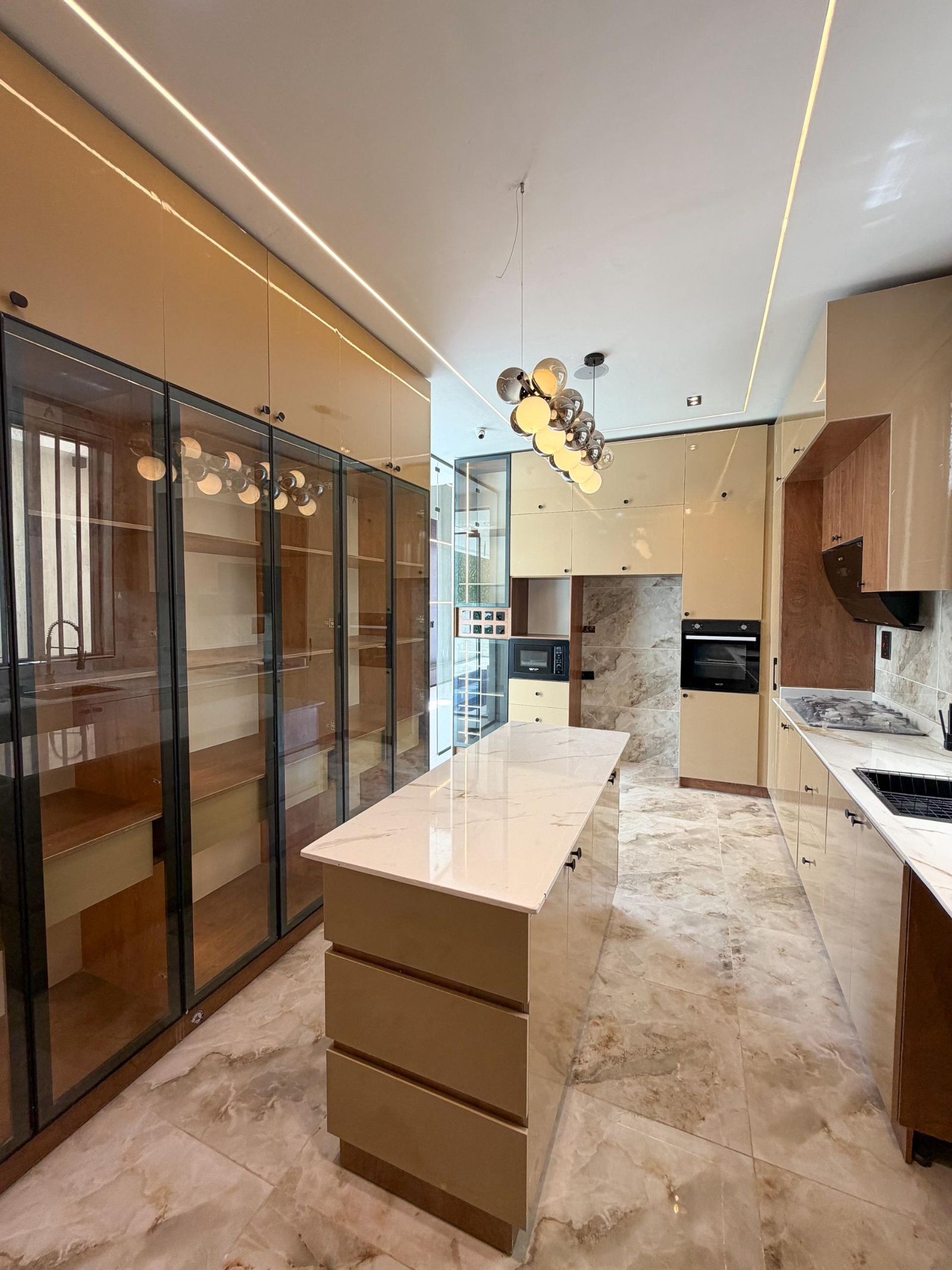5bedroom duplex chevron 750M / swimming pool/ Bq 3