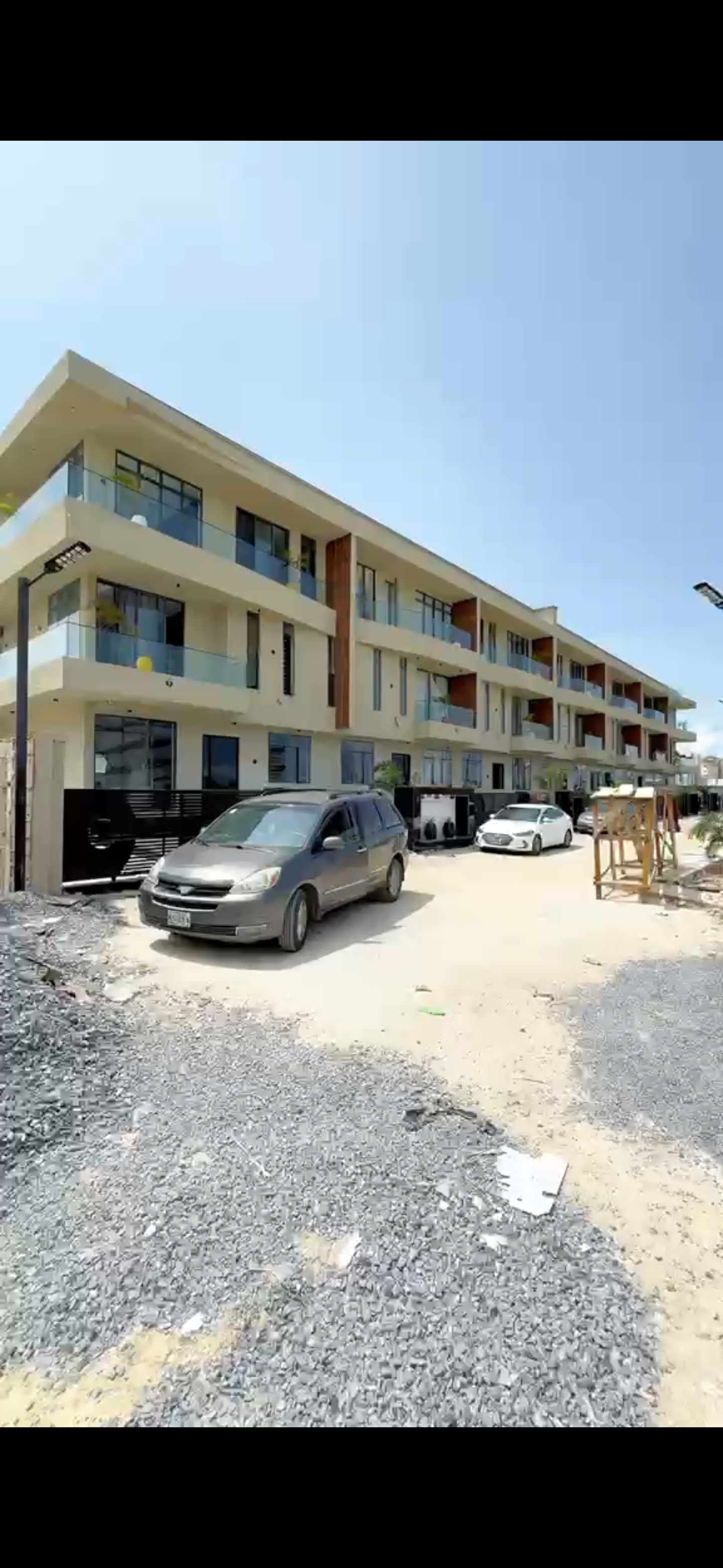 5Bedrooms/ Off Freedom-way Lekki phase1/600m