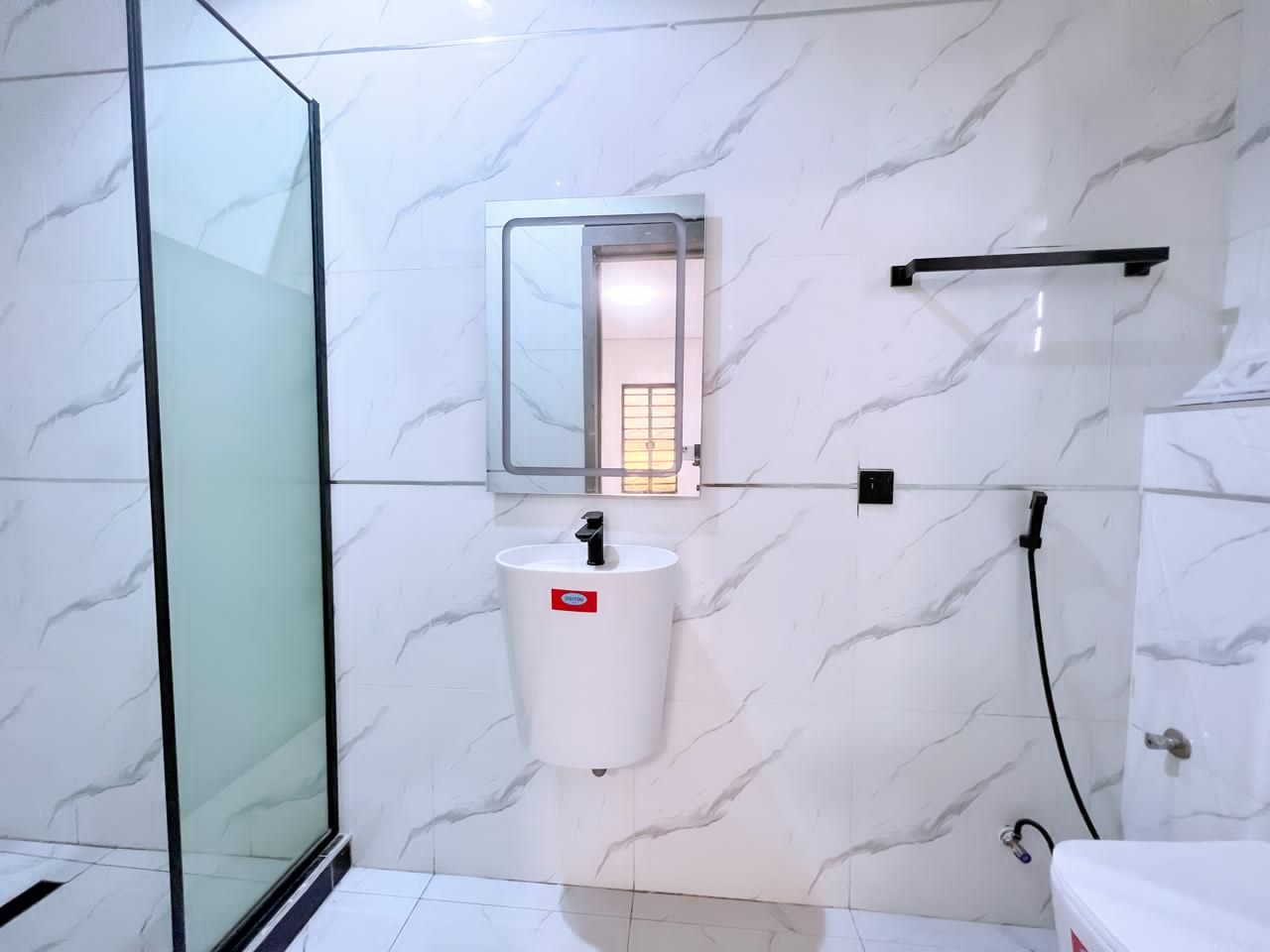 Lekki Phase  1 Proper , 4 bedrooms terraces with a private compound 12