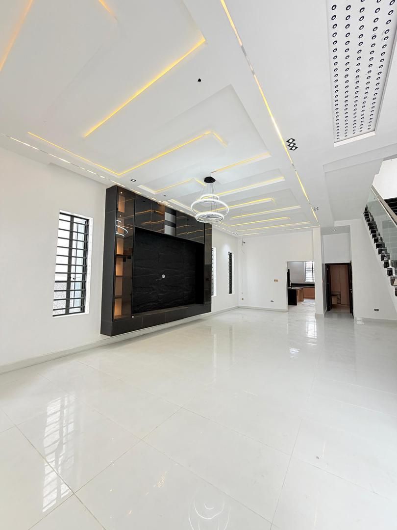 5 BEDROOM FULLY DETACHED + BQ POOL & GYM / 330m / Sangotedo Ajah 4