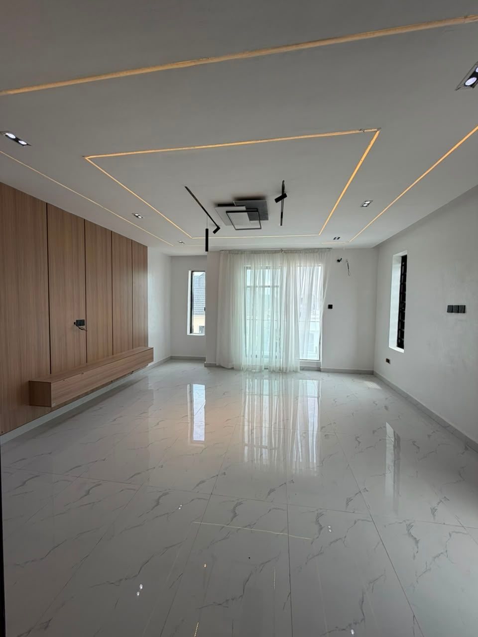 5 Bedroom duplex VGC / 480m 3