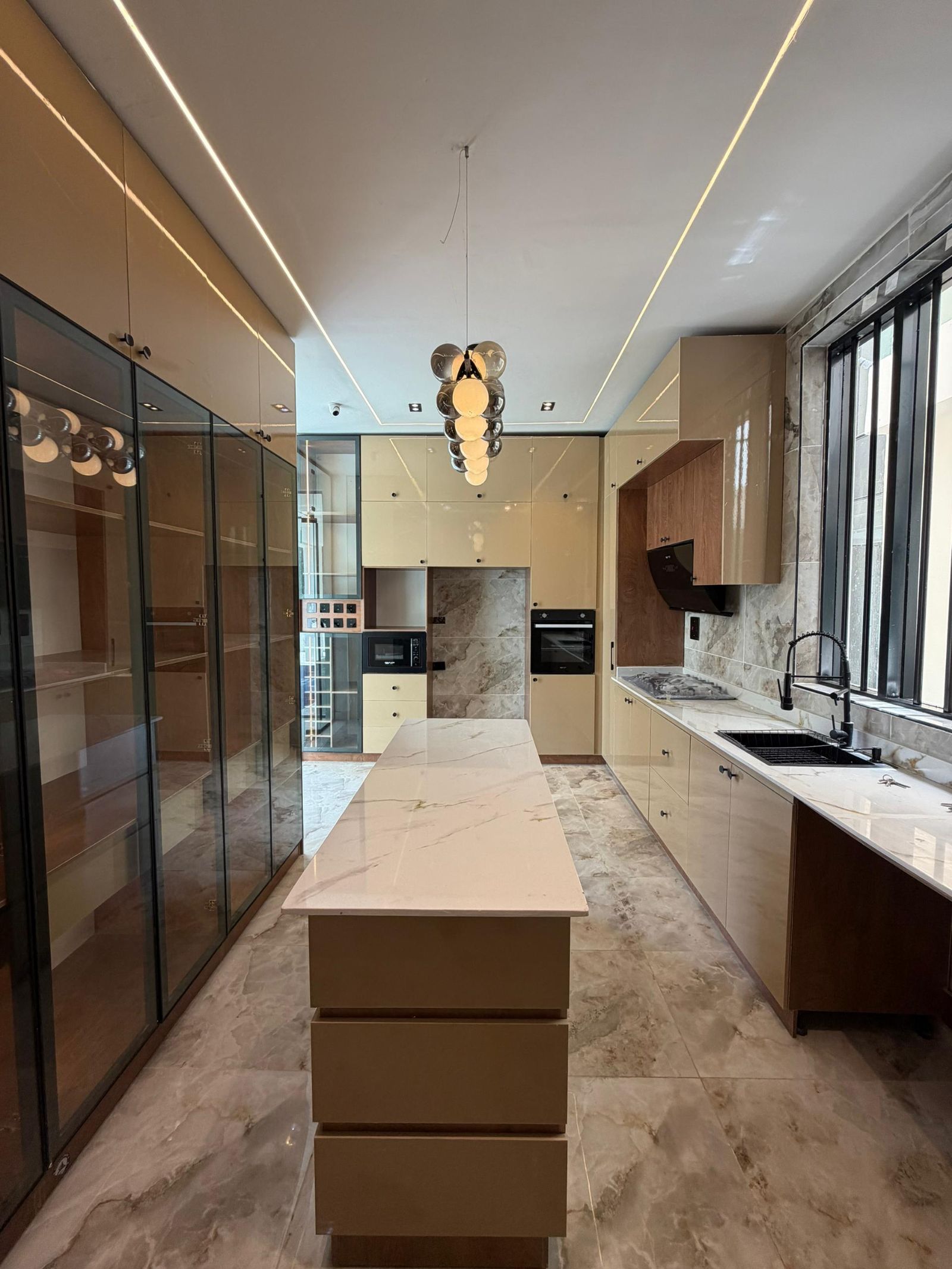 5bedroom duplex chevron 750M / swimming pool/ Bq 5