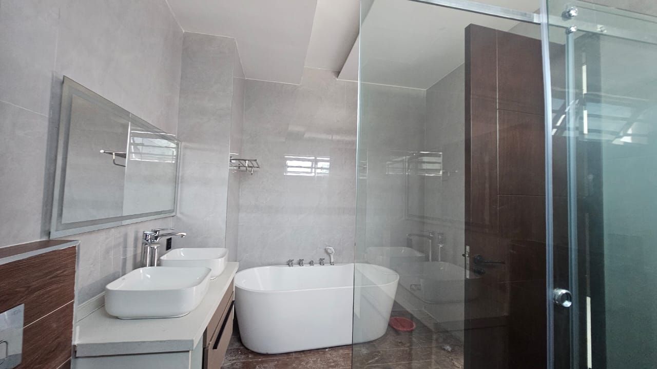 Brand new 4bedroom semi detached duplex with a room boy's quarter at awuse Estate opebi  / N550m 7